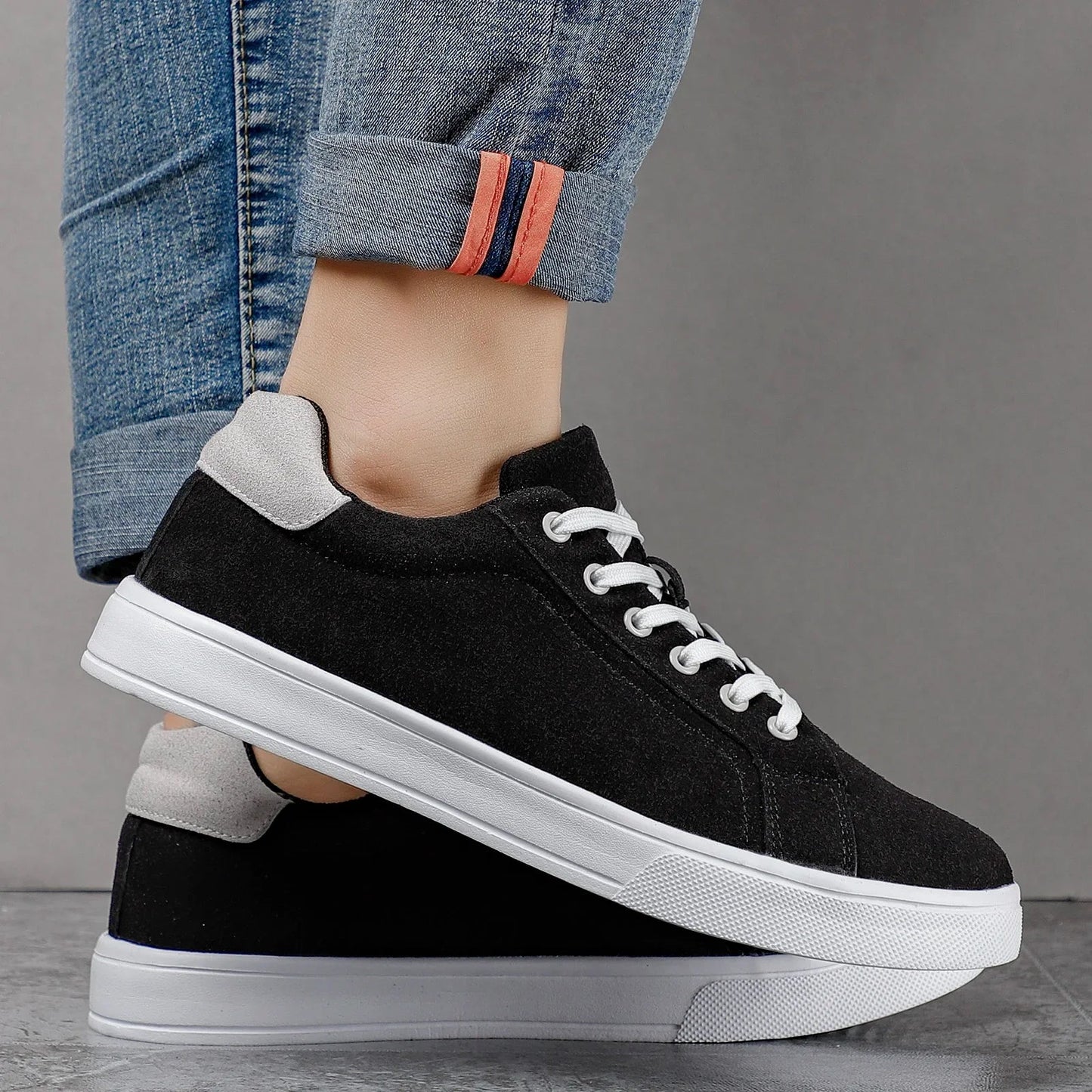 Der Charlie East Sneaker