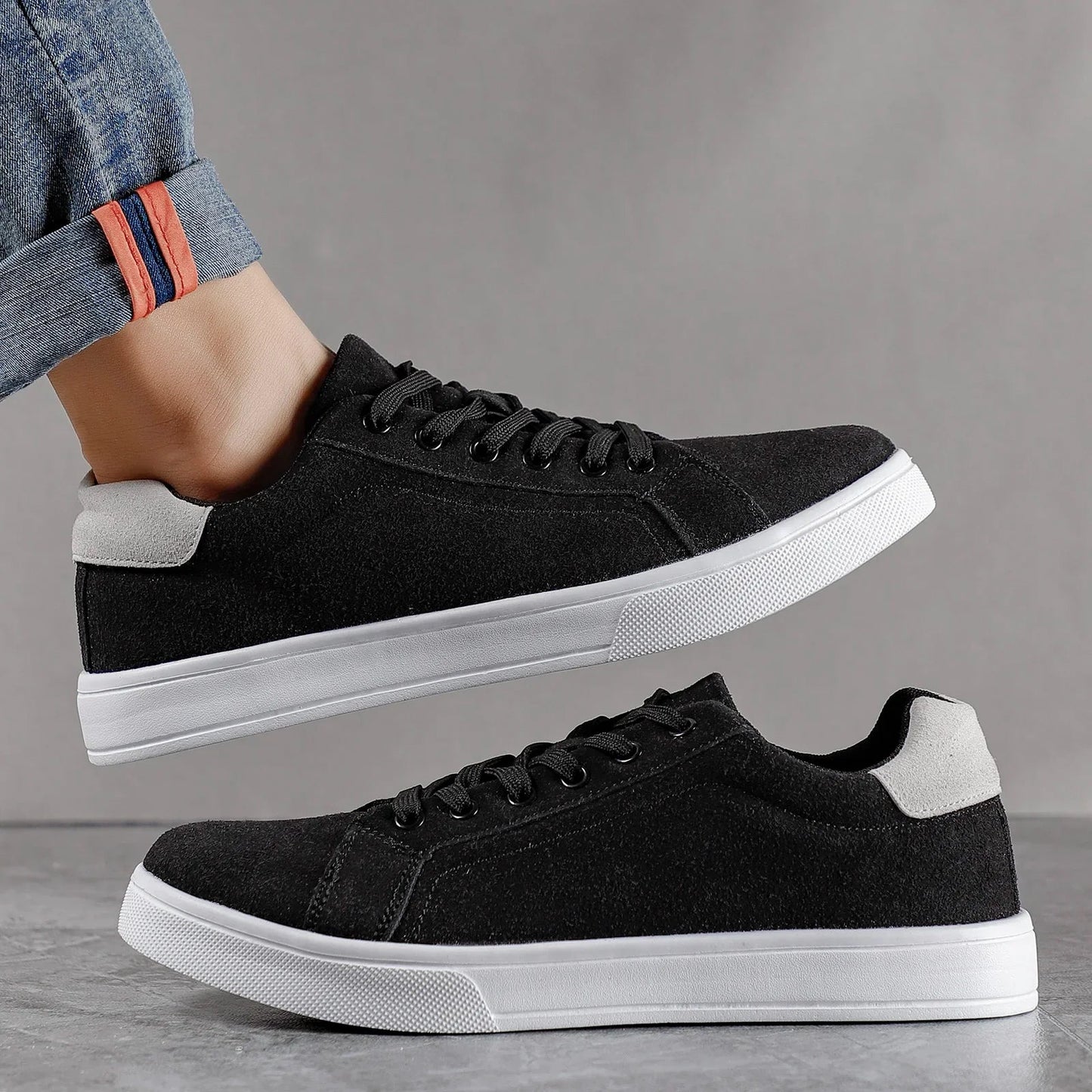 Der Charlie East Sneaker