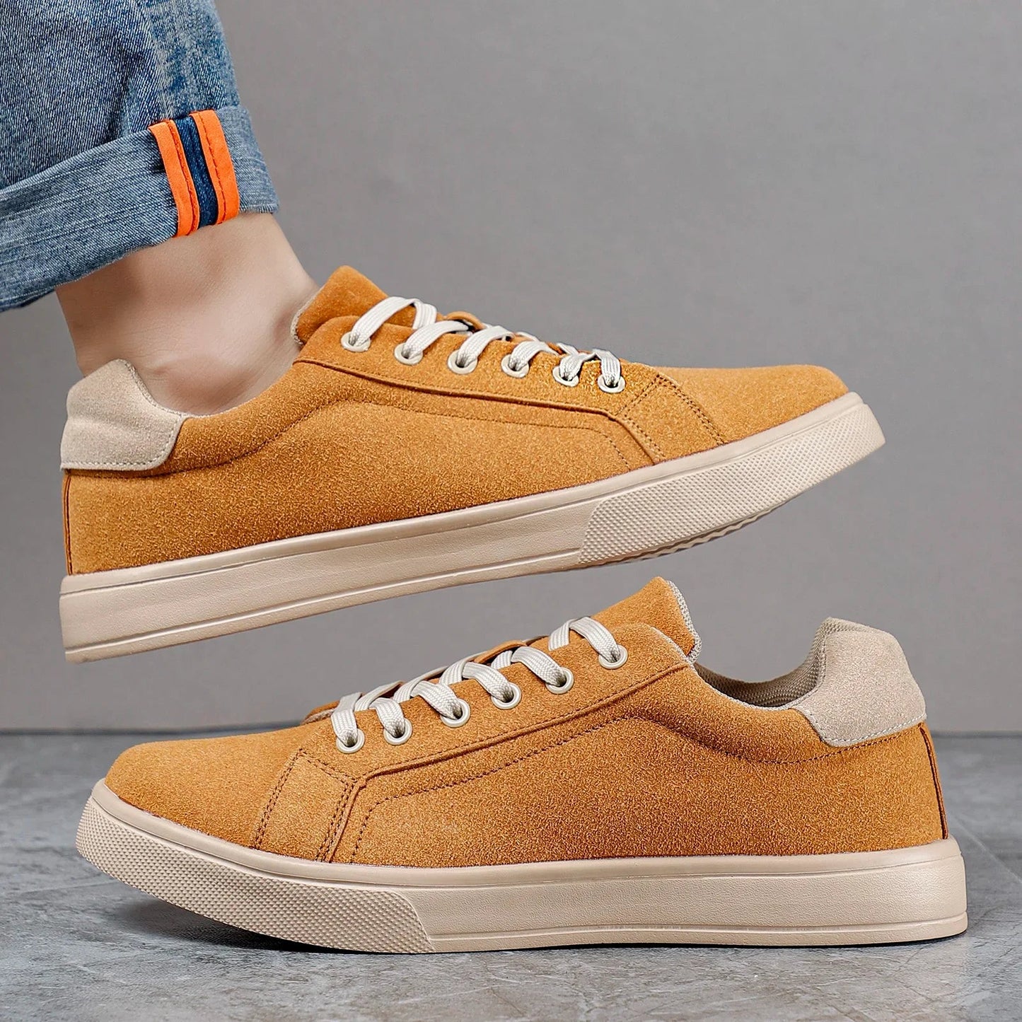 Der Charlie East Sneaker