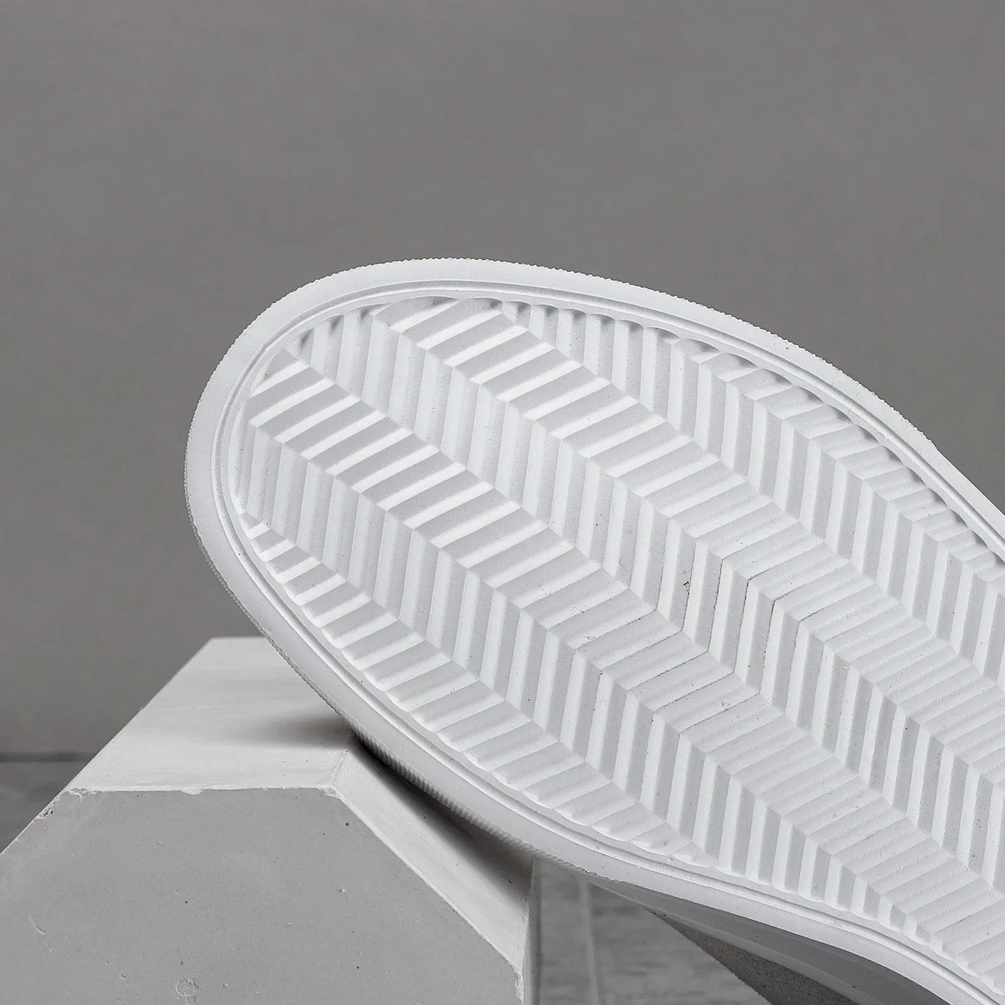Der Charlie East Sneaker